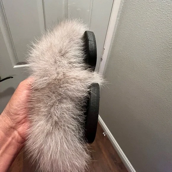 PATRICIA GREEN black slides with fur.. Size 6 - Picture 4 of 6